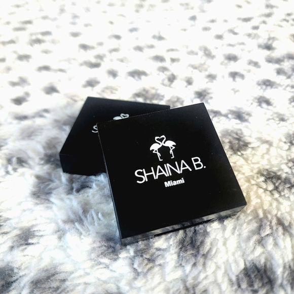 Shaina B. Miami Eyeshadow Duo and Blush Bundle! Brand New Mini Pallettes - Picture 2 of 4